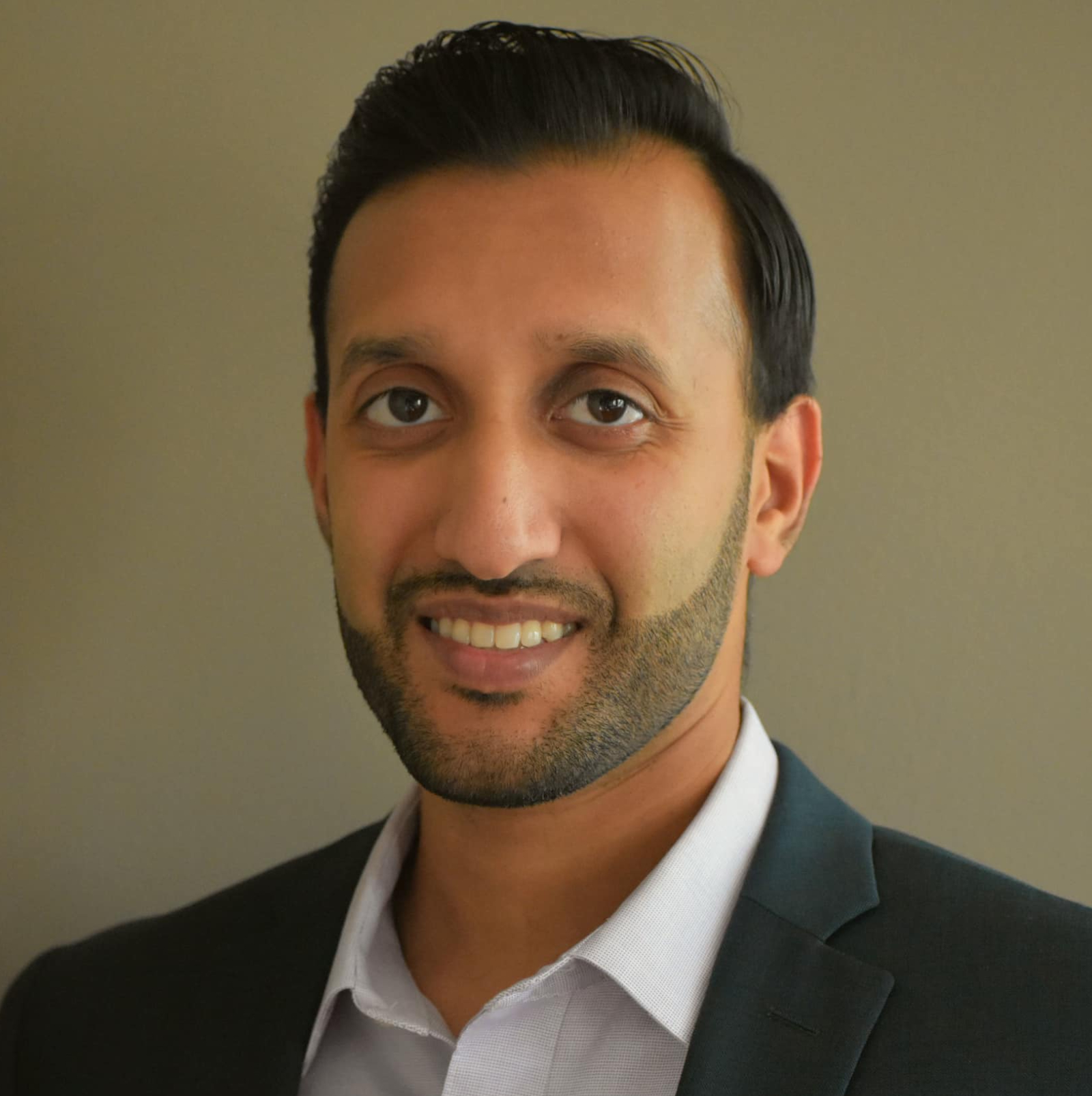 Dr. Shah Farmington Hills dentist at Village Family Dentistry of Farmington Hills providing family and cosmetic dental care